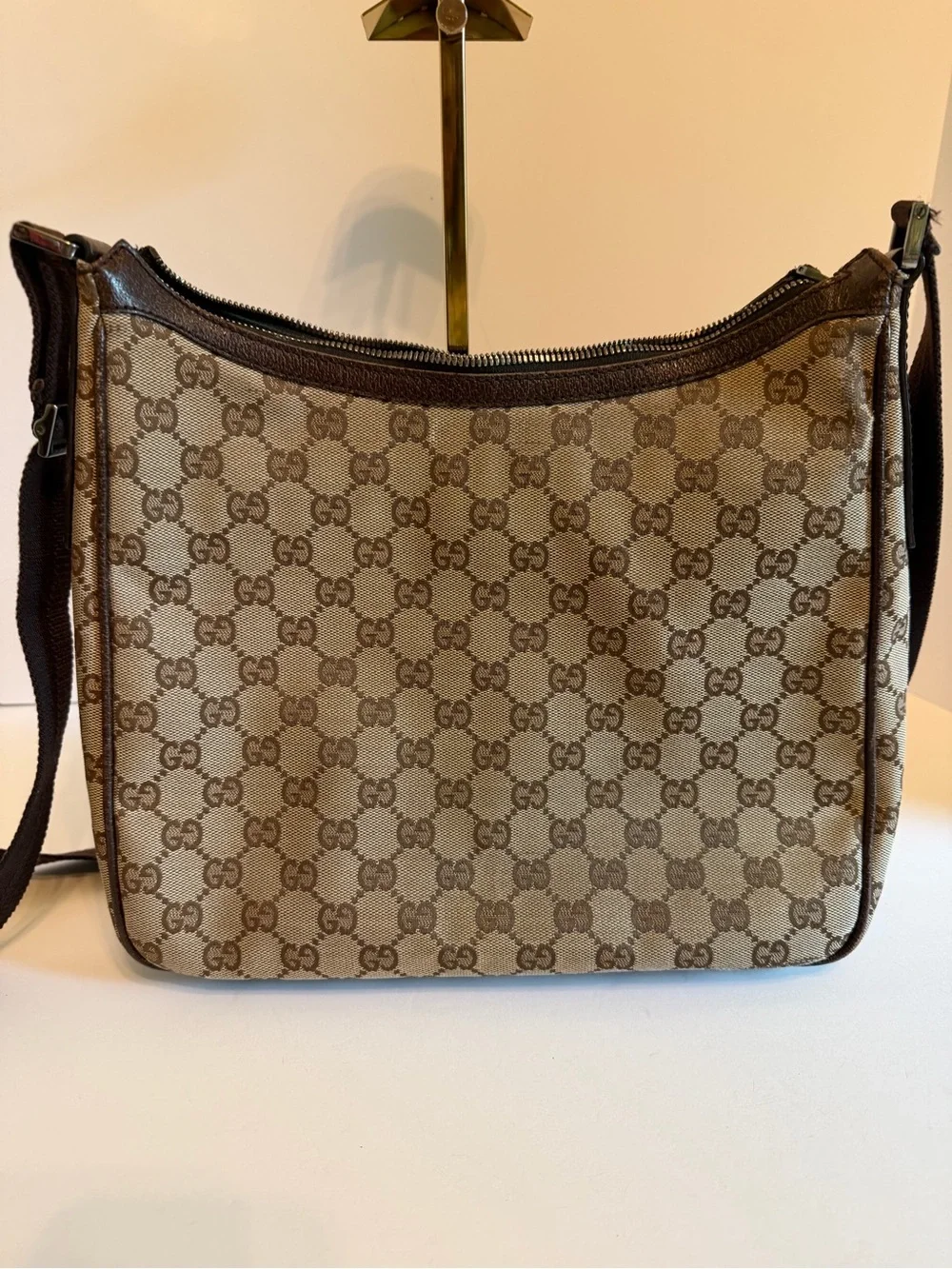 Gucci crossbody messenger